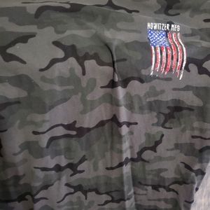 Mens 2xl Howitzer gray & black camo shirt